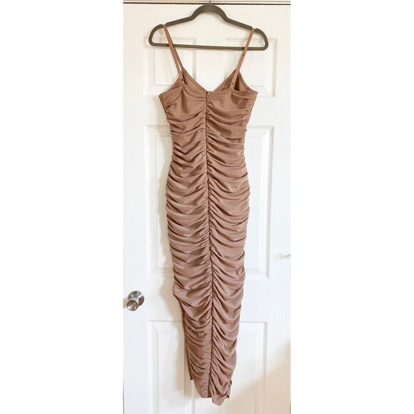 Elliatt Nude Midi Dress - Picture 6 of 9